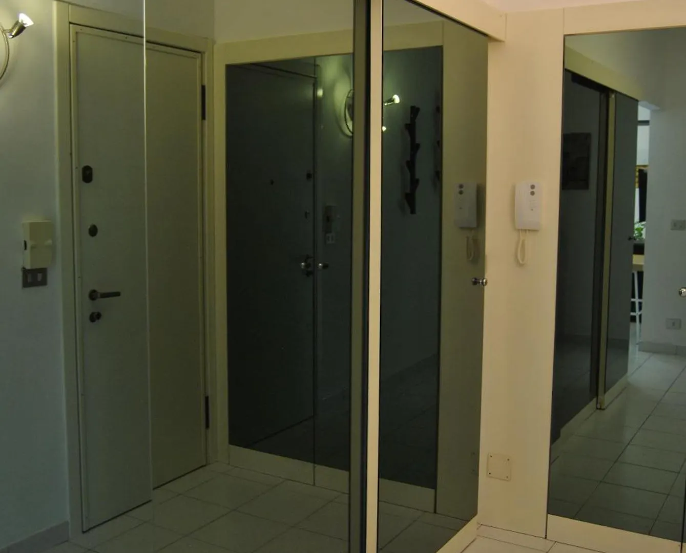 Portello Flat With Balcony Milano